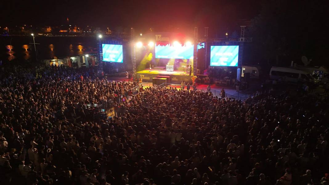 Beyşehir Göl Festivali başladı! Ünlü şarkıcı sevenleriyle buluştu 1